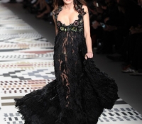 desfile benefico annabelle neilson