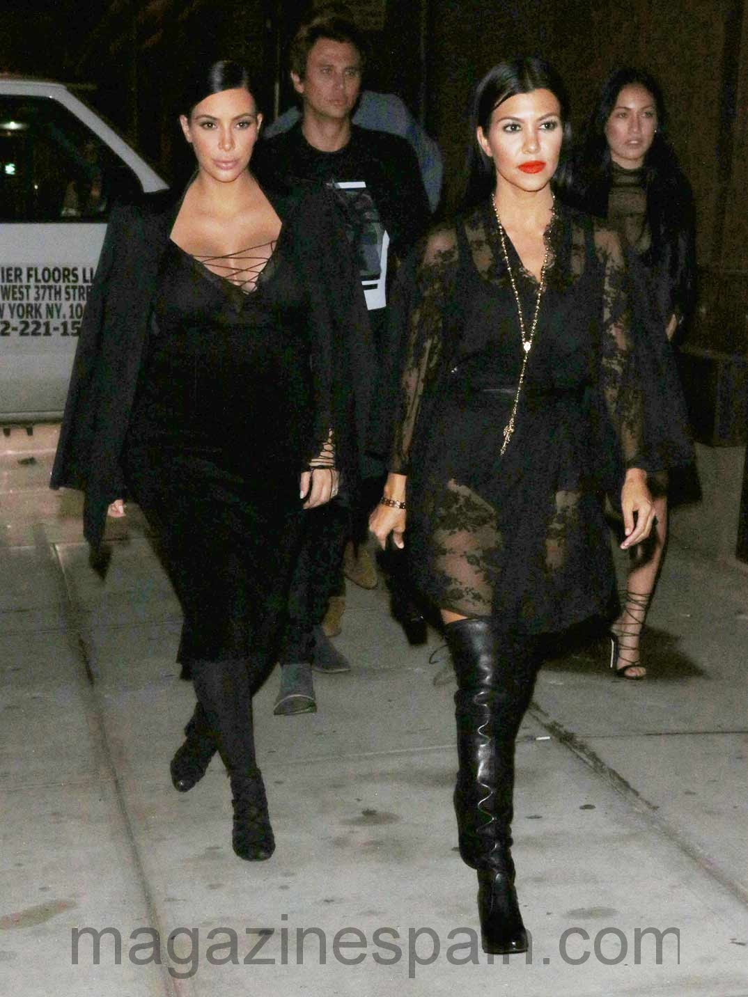 Kim Kardashian and Kourtney Kardashian
