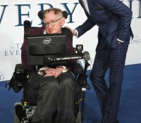 eddie-redmayne-y-stephen-hawking