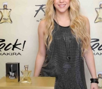 Shakira-14-596x1024