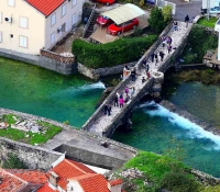 Puente-sobre-rio-Skurda