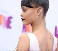 rihanna-13.jpg