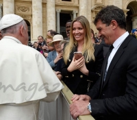 papa-francisco-antonio-banderas-nicole-kimpel