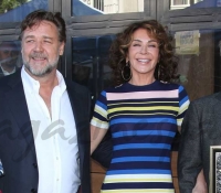 kristen-wiig-russell-crowe-giannina-facio-y-ridley-scott