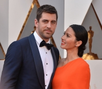 aaron rodgers y olivia munn