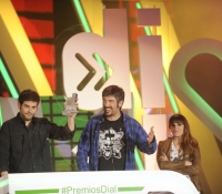 premios cadena dial8