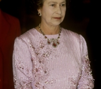 reina isabel II de inglaterra