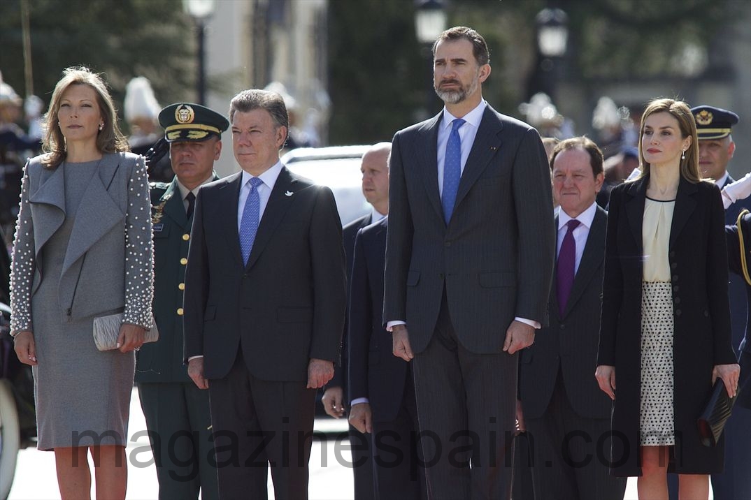 reyes de espana reciben al Presidente de Colombia Juan Manuel Santos y su mujer Maria Clemencia Rodriguez marzo 2015_