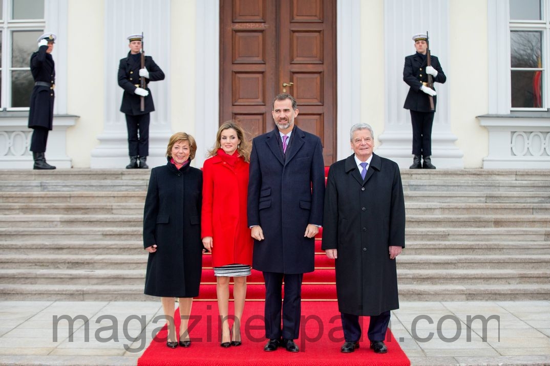 reyes de espana en su visita a alemanja con su presidente Joachim Gauck y su esposa Daniella diciembre 2014