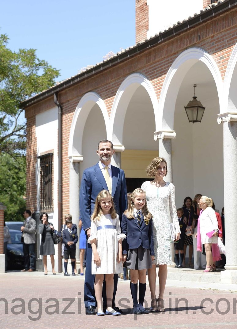 reyes de espana en la comunion de la princesa leonor mayo 2015