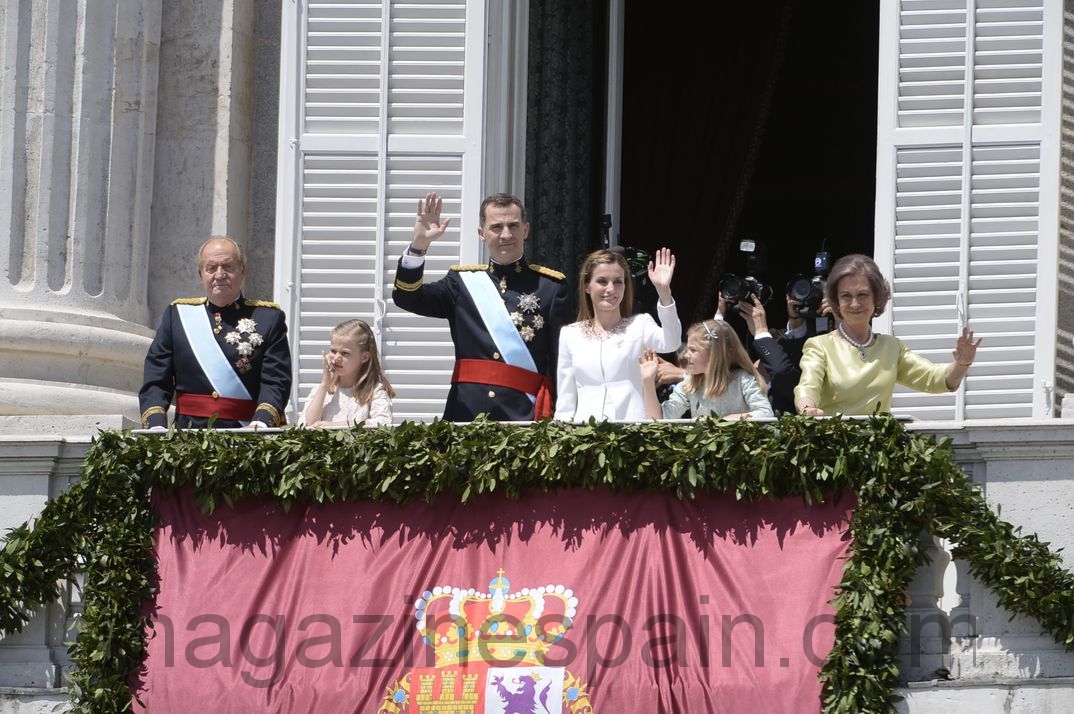 saludo como rey en el palacio real junio 2014