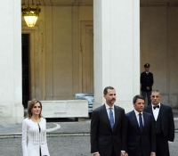 reyes de espana y mateo rezi en su visita a roma noviembre 2014