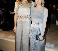 emma roberts y suki waterhouse