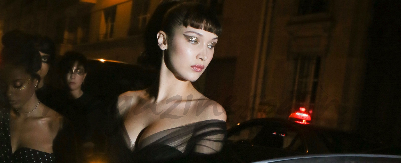 Bella Hadid y su look «total black» en París