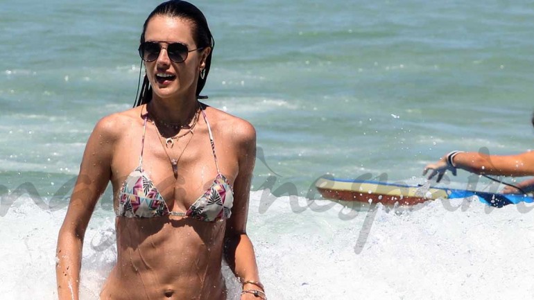 Alessandra Ambrosio, una mamá 10