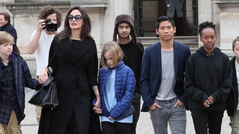 Angelina Jolie podría perder la custodia de sus hijos