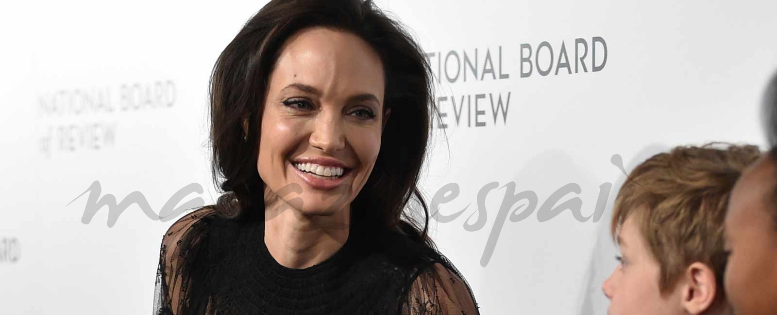 Angelina Jolie vuelve a sonreír