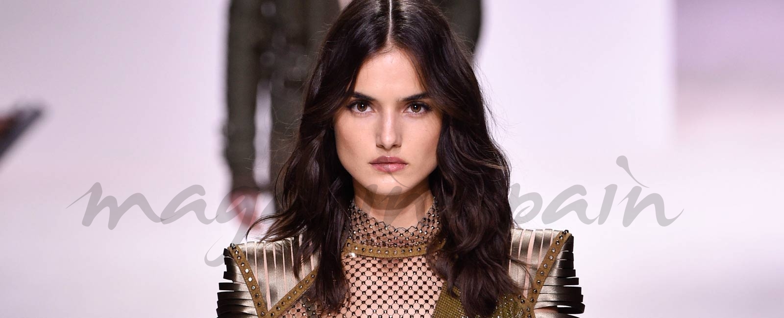 Blanca Padilla al frente del batallón de Balmain