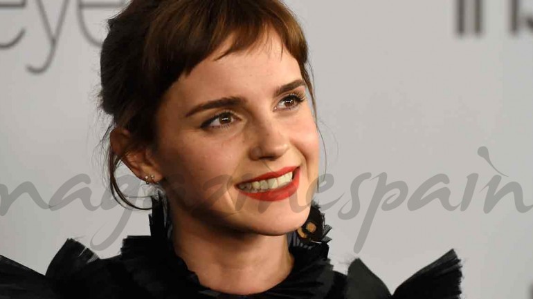 Emma Watson sorprende con sus “baby bangs”