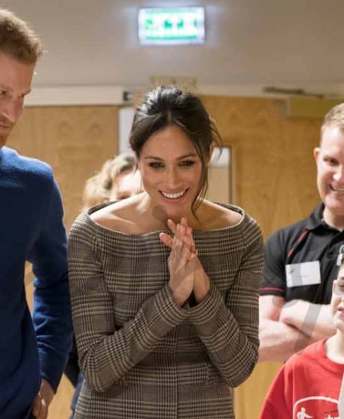 El príncipe Harry y Meghan Markle conquistan Gales