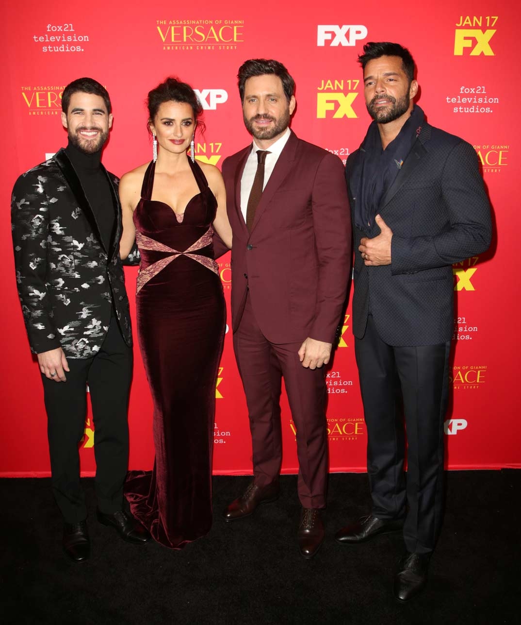 Darren Criss, Penelope Cruz, Edgar Ramirez y Ricky Martin