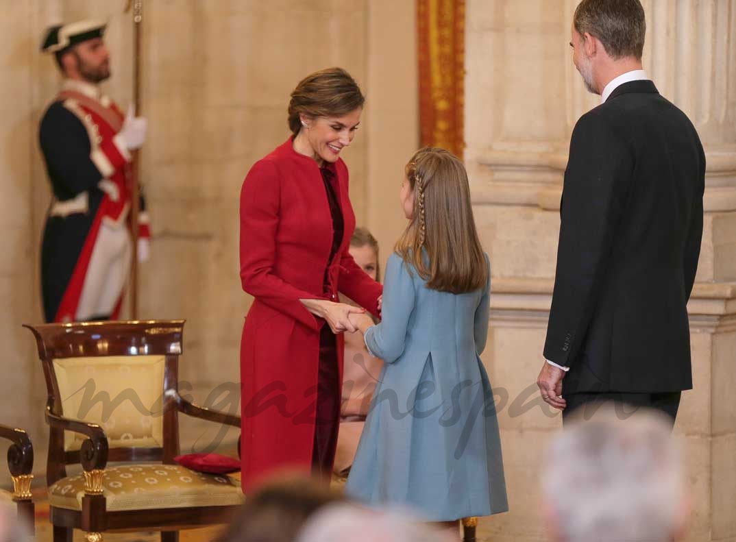 La reina Letizia, princesa Leonor y rey Felipe VI