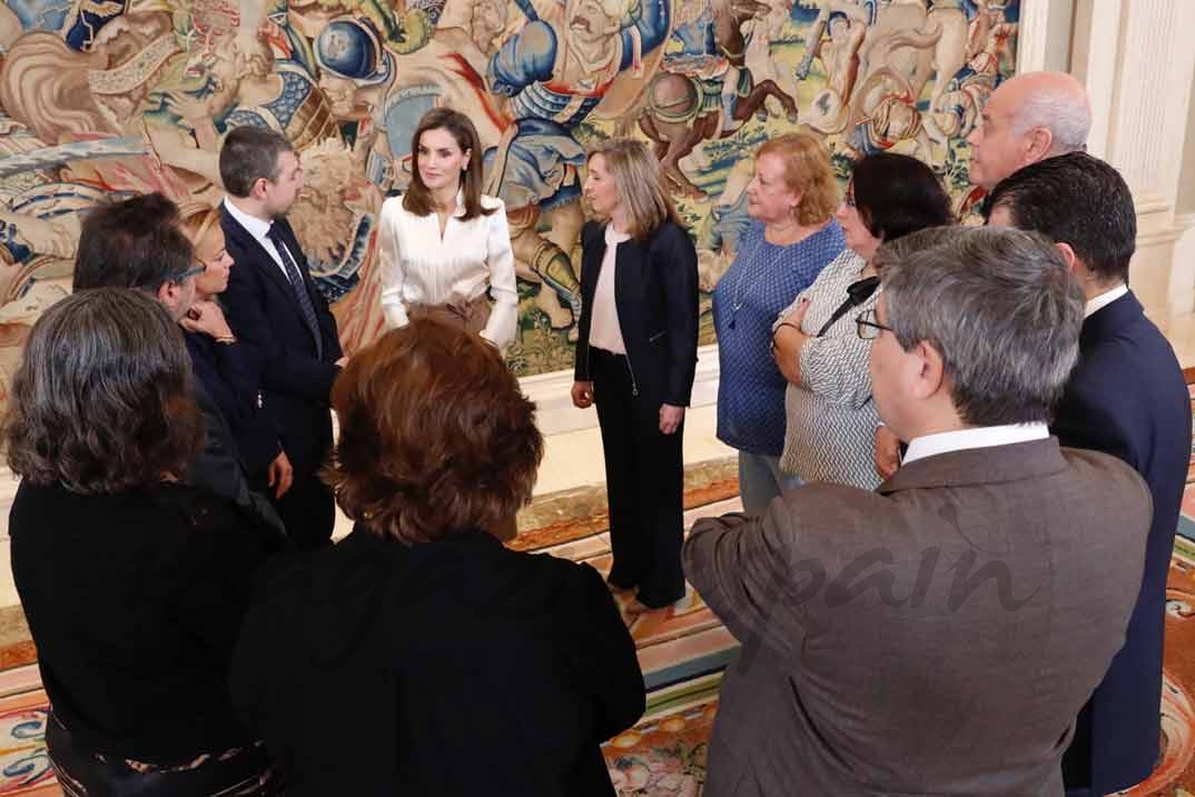 La Reina junto a la representación del Foro Español de Pacientes asistente a la audiencia © Casa S.M. El Rey