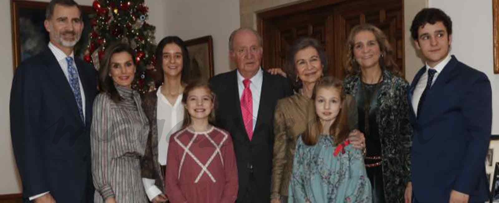 Foto de familia con motivo del 80 cumpleaños del rey Juan Carlos