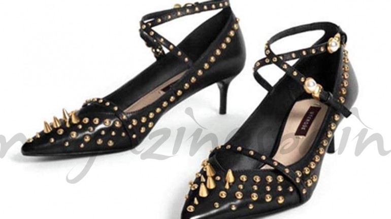 Los originales zapatos «punk» de la reina Letizia