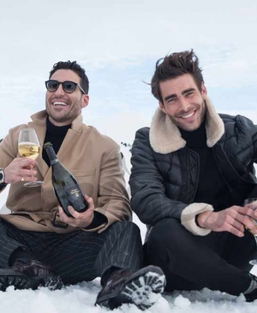 Miguel Ángel Silvestre y Jon Kortajarena se divierten en la nieve