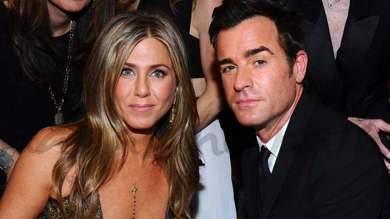 Las notas de amor de Brad Pitt a Jennifer Aniston que encontró su marido, Justin Theroux