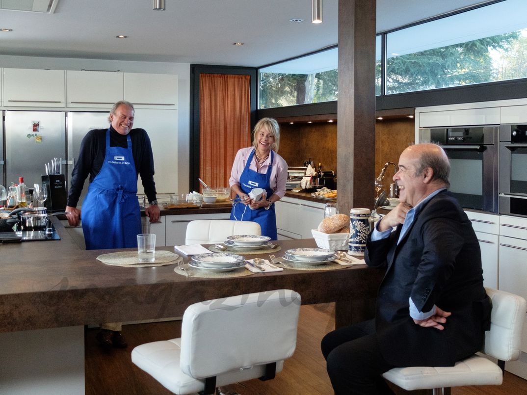 Bertín Osborne, Belén Rueda y Antonio Resines - Mi casa es la tuya - © Mediaset