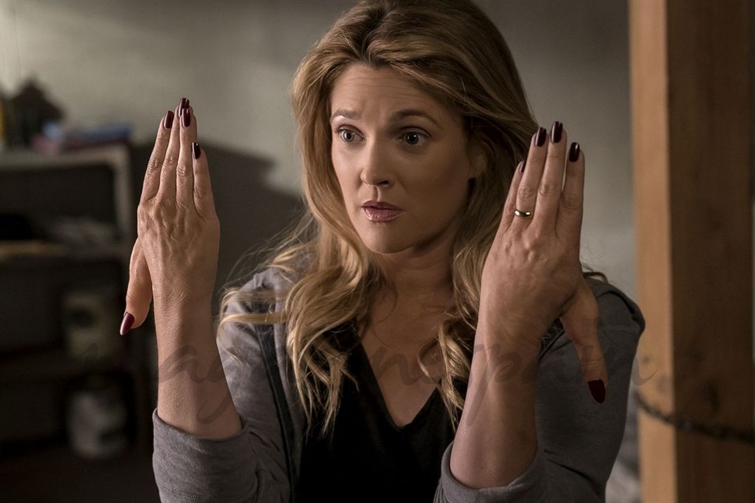 Drew Barrymore- Santa Clarita Diet - Gza. Netflix