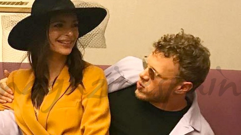 Emily Ratajkowski se casa vestida de Zara