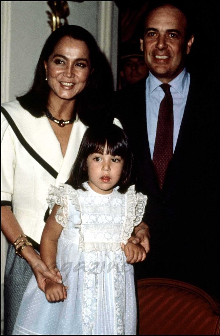 Isabel Preysler con Carlos Falcó y su hija Tamara (1980)