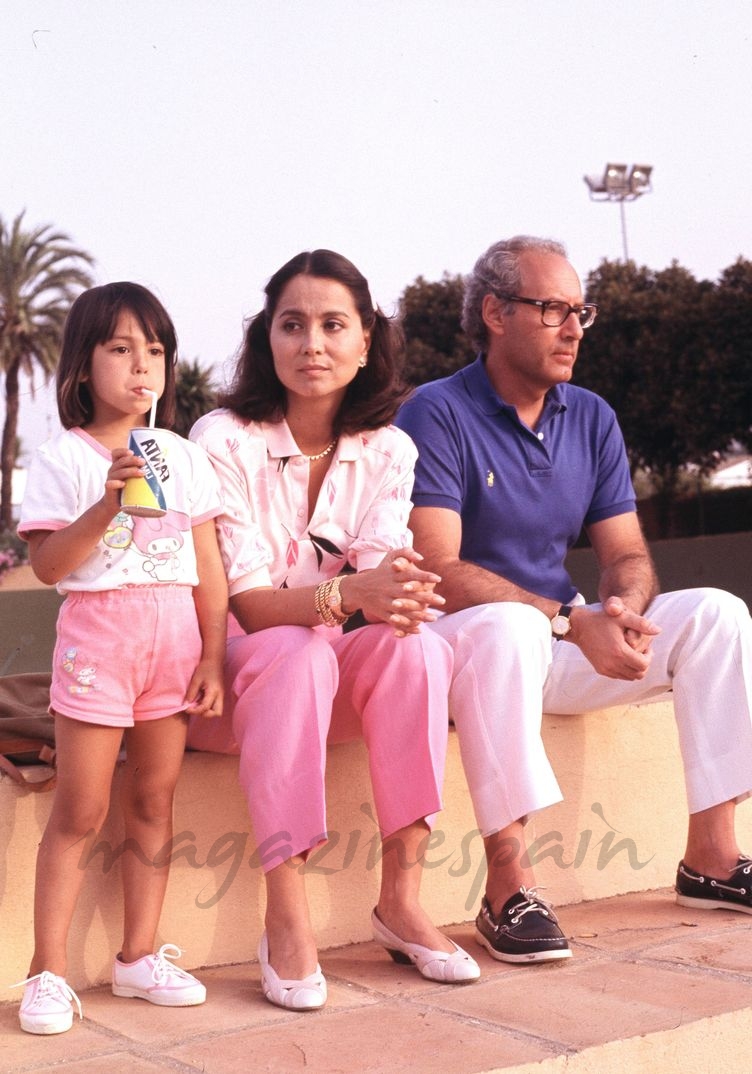 Isabel Preysler con Miguel Boyer y su hija Ana