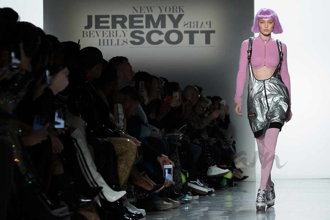 Gigi Hadid - NYFW Otoño-Invierno 2018-2019 - Jeremy Scott