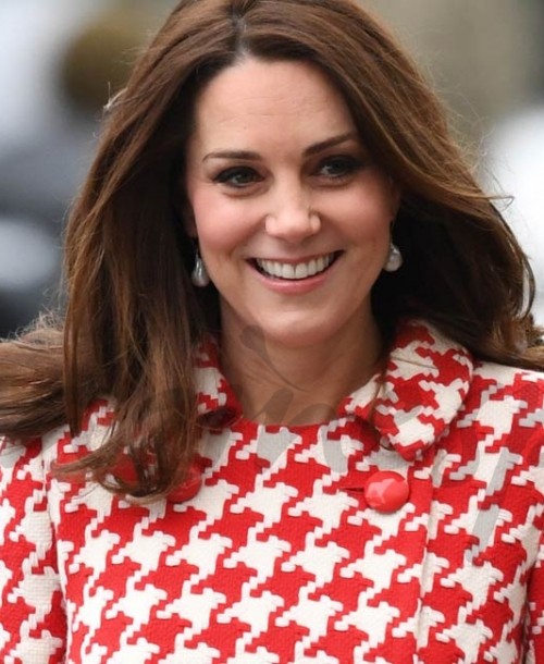 Kate Middleton incluye un nuevo estampado a su colección de abrigos