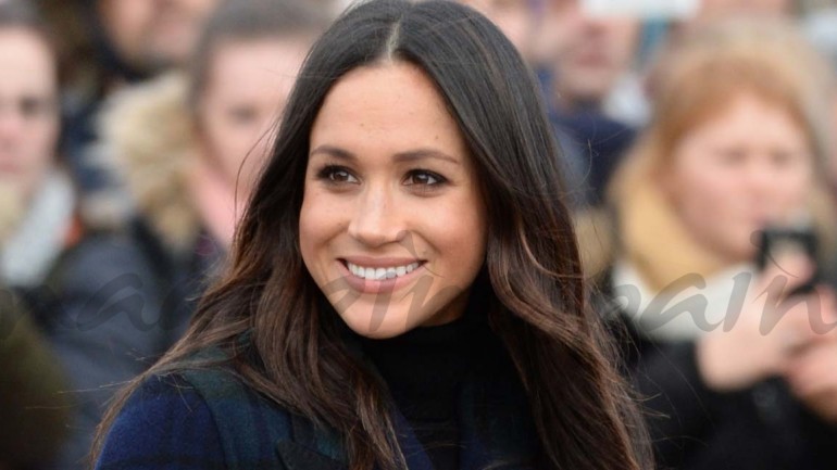 Meghan Markle conquista Escocia con un abrigo de estampado escocés