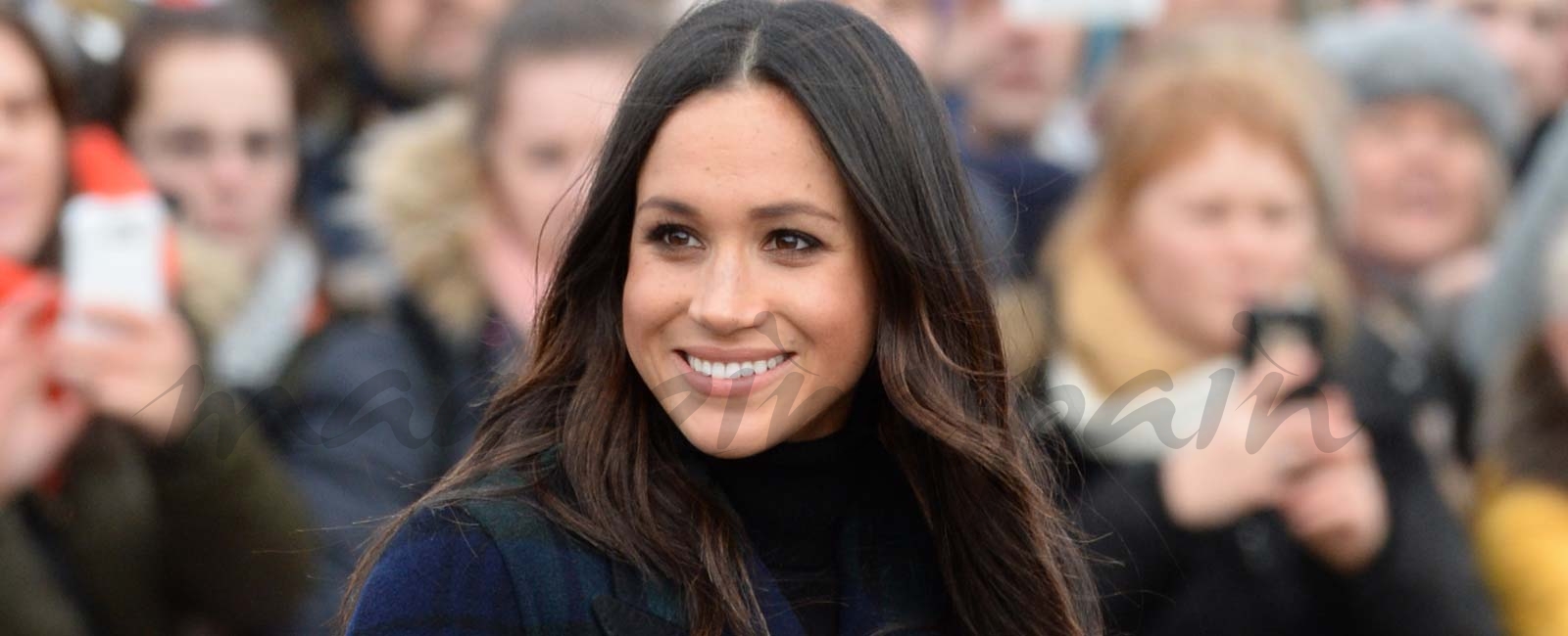 Meghan Markle conquista Escocia con un abrigo de estampado escocés