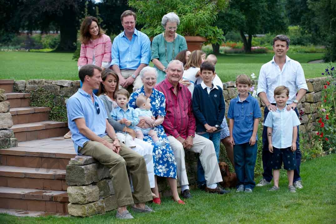 El príncipe Enrique de Dinamarca y su familia