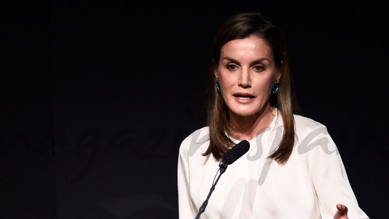 La reina Letizia: «Alguien a quien quiero muchísimo tiene un cáncer complicado»