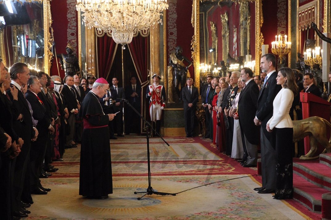 Vista general del Salón del Trono durante la intervención de Monseñor Renzo Fratini, Nuncio de Su Santidad © Casa S.M. El Rey