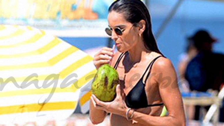Izabel Goulart presume de cuerpo diez en bikini