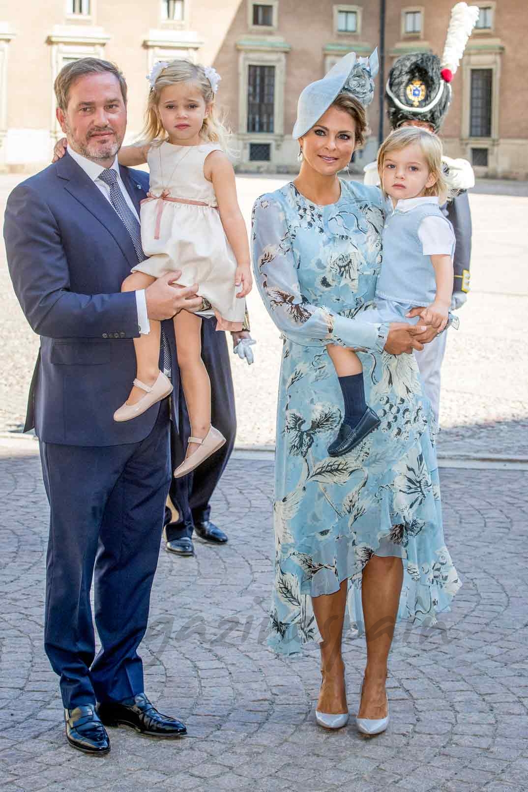 Magdalena de Suecia y Chris O'Neill con sus hijos Leonore y Nicolás