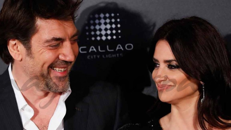Penélope Cruz y Javier Bardem, una pareja de cine sobre la alfombra roja de «Loving Pablo»