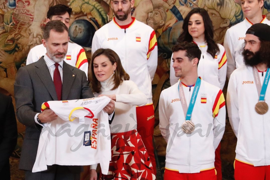 Los Reyes junto al Equipo Olímpico Español participante participante en los Juegos Olímpicos de Pyeongchang 2018 © Casa S.M. El Rey