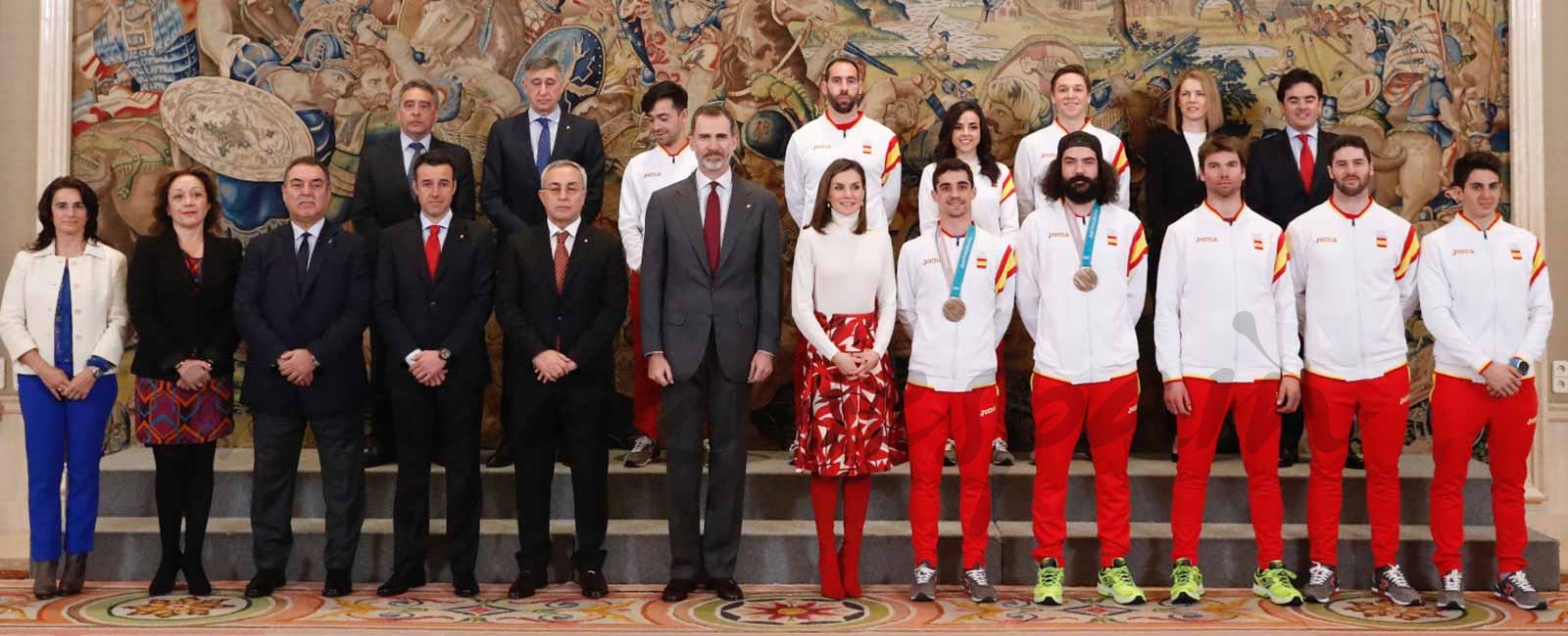 Los Reyes junto al Equipo Olímpico Español participante participante en los Juegos Olímpicos de Pyeongchang 2018 © Casa S.M. El Rey