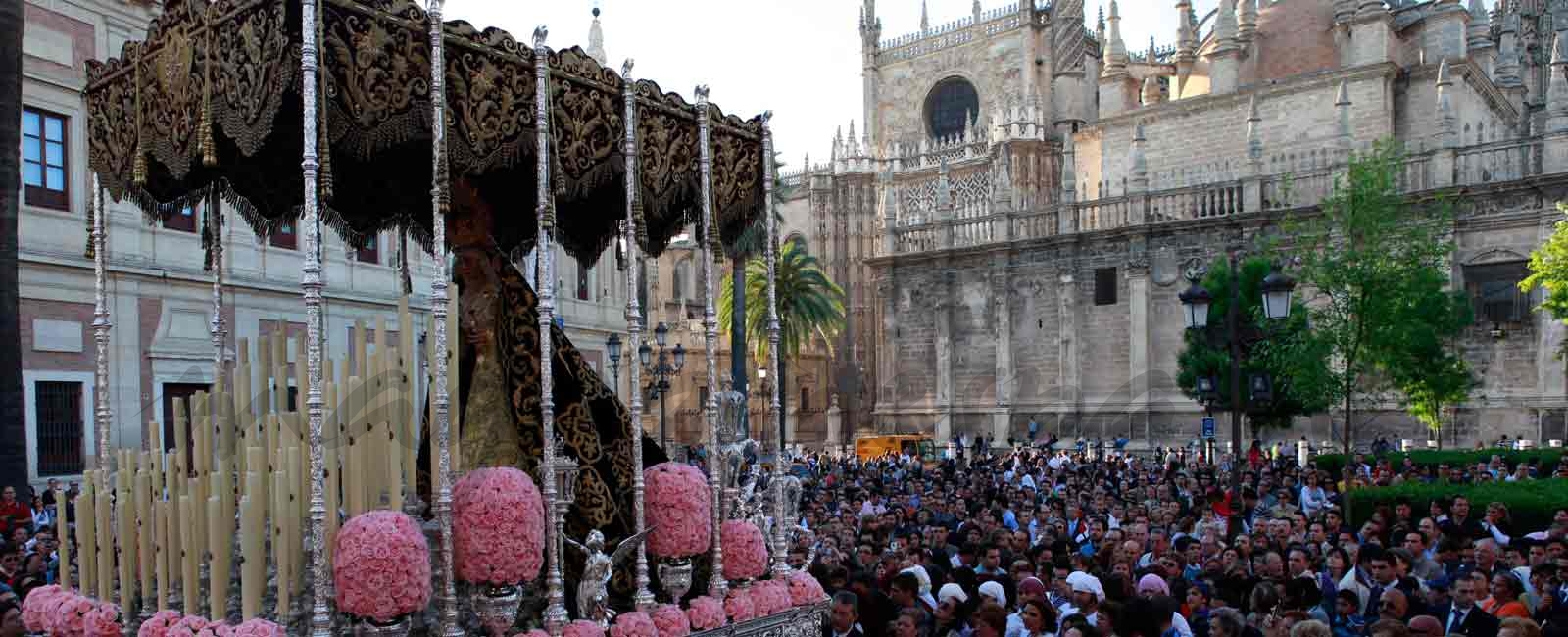 La Semana Santa de Sevilla, un viaje a través de los siglos