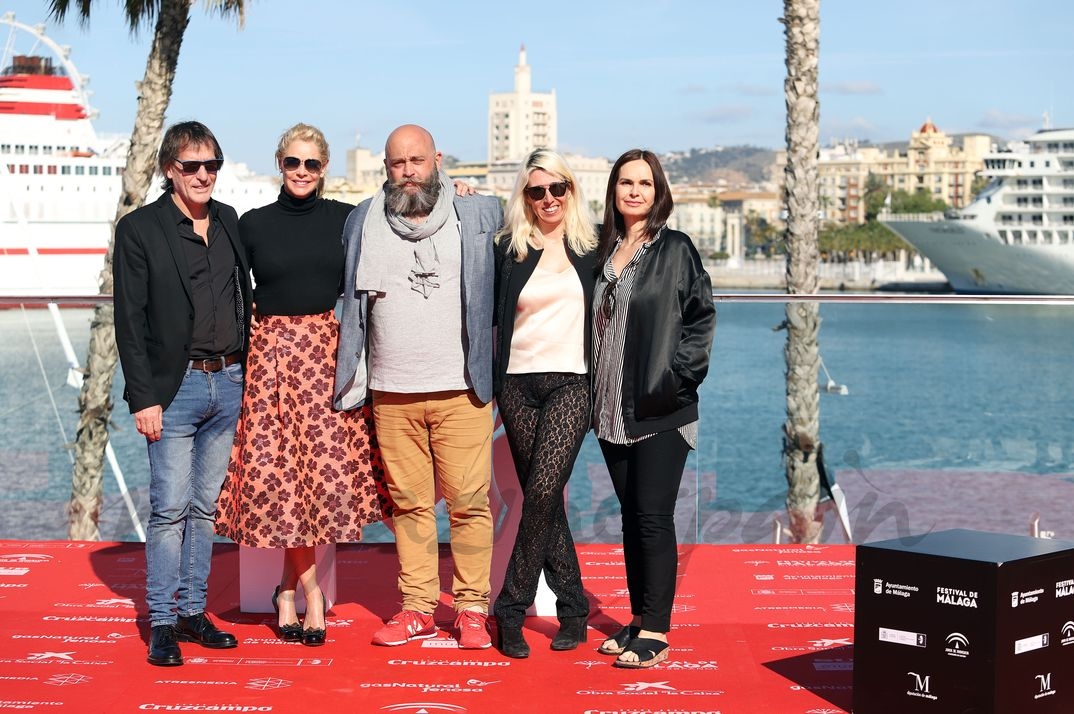 Belén Rueda con el equipo de "No dormirás" © Alex Zea/Festival de Cine de Málaga